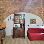 Lägenhet Urlaub, Wo Toskana Noch Authentisch Ist - Rustico Aus 16jh Mit Infinity Pool